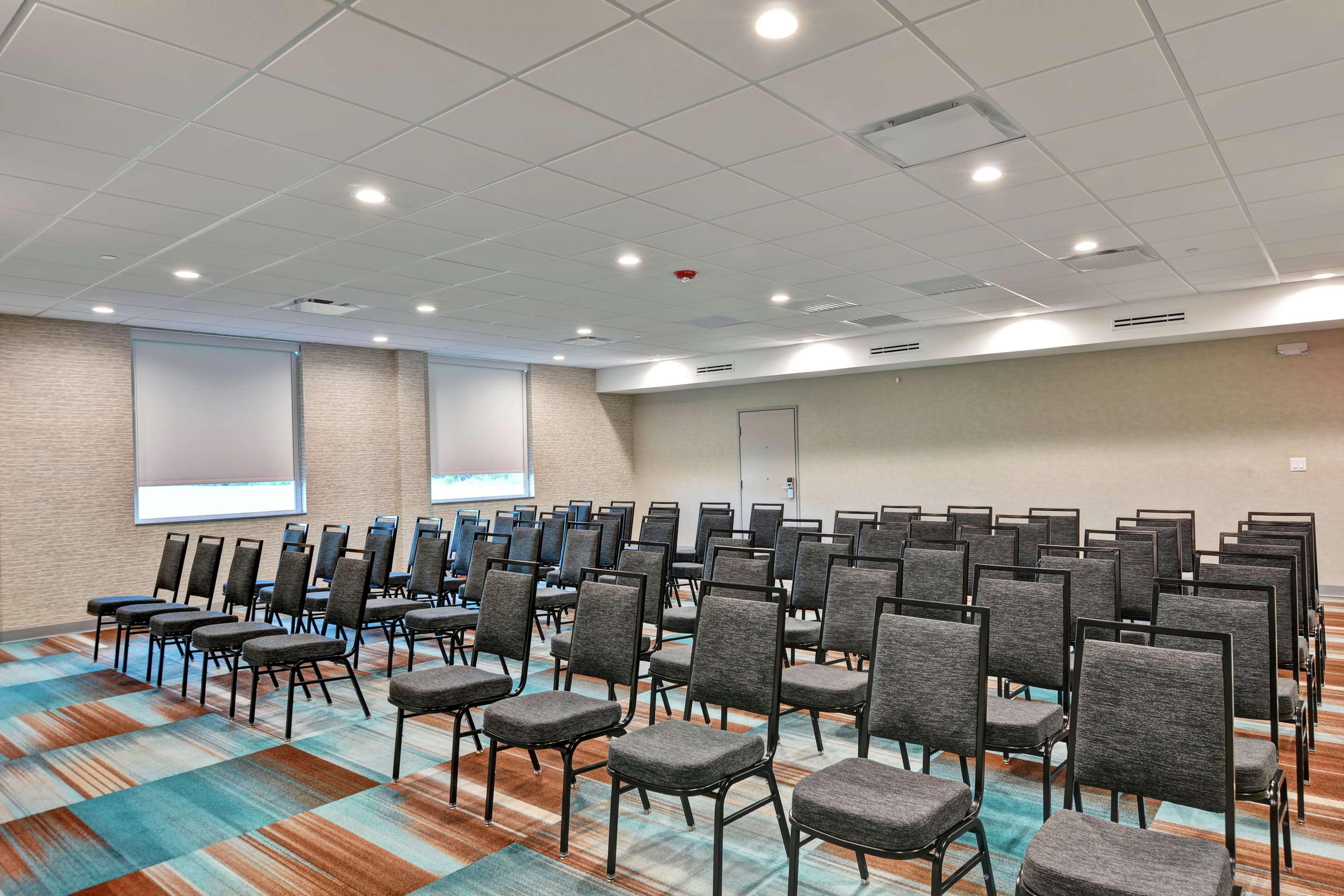 Home2 Suites By Hilton La Porte Bagian luar foto