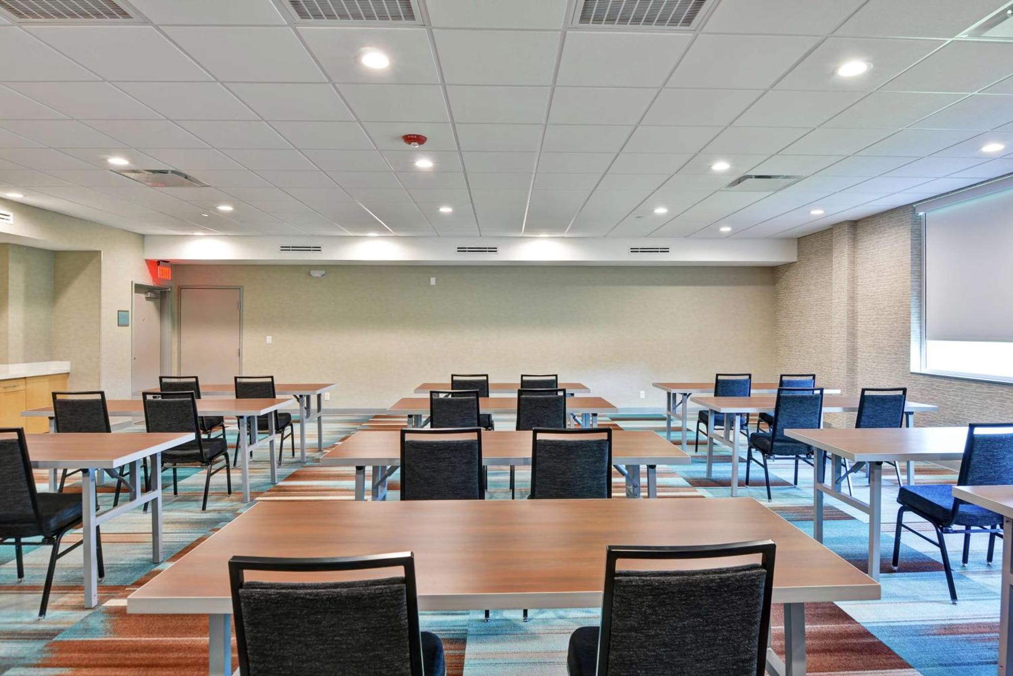 Home2 Suites By Hilton La Porte Bagian luar foto